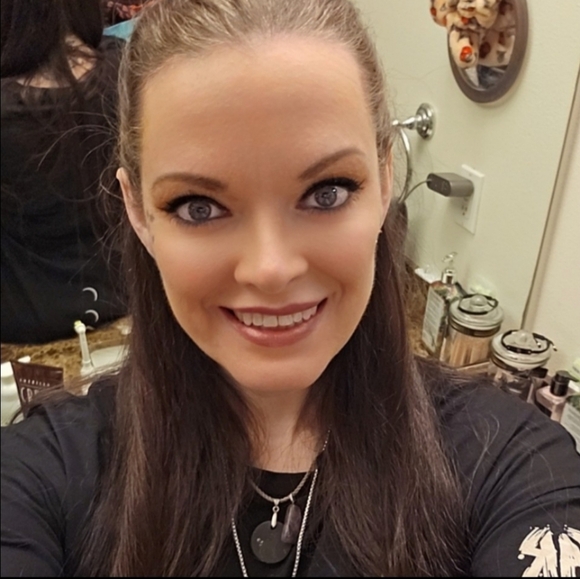 Welcome to my 2nd closet, You will find there's No Judgements or Negativity here - Picture 6 of 17